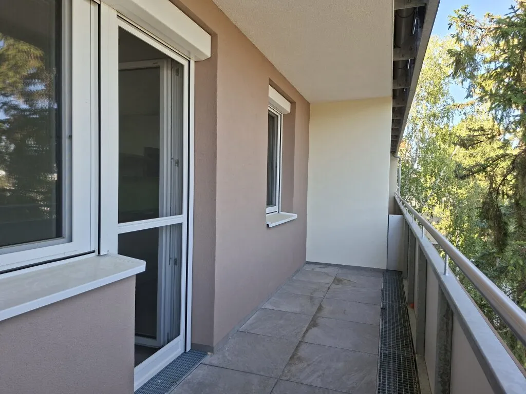 Schöne 3-Zimmer-Wohnung mit ca. 9 m² großen Süd-Loggia in perfekter Lage mit Nähe zu Zentrum und Bahnhof – pohled 2