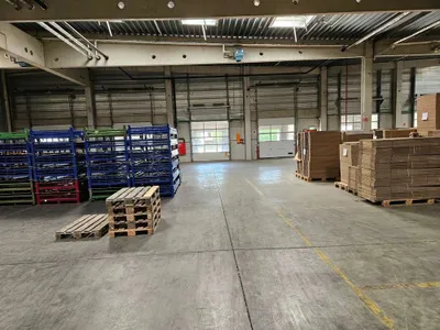 Gewerbeimmobilie mieten in Graz – 2 400 m², € 7 – Bild 2 von 5
