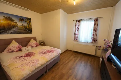 5-Zimmer-Haus mieten in Neunkirchen – 150 m², € 1.450 – Bild 6 von 11