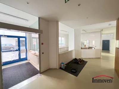 8-Zimmer-Gewerbeimmobilie mieten in Wien – 271 m², € 2.949 – Bild 1 von 20