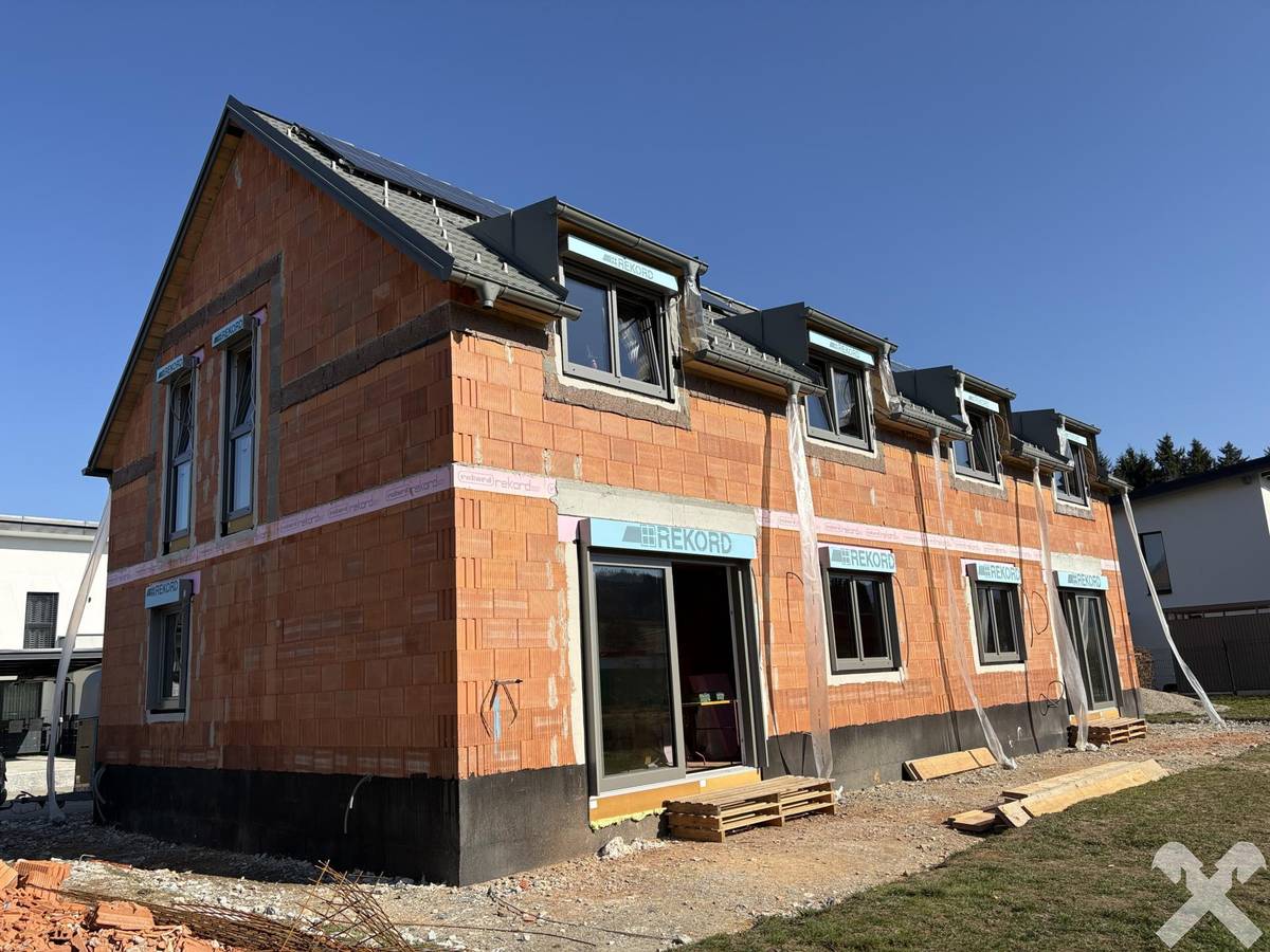 Neubau-Doppelhaushälfte in ruhiger und sonniger Lage von Pichling - Ansicht 2