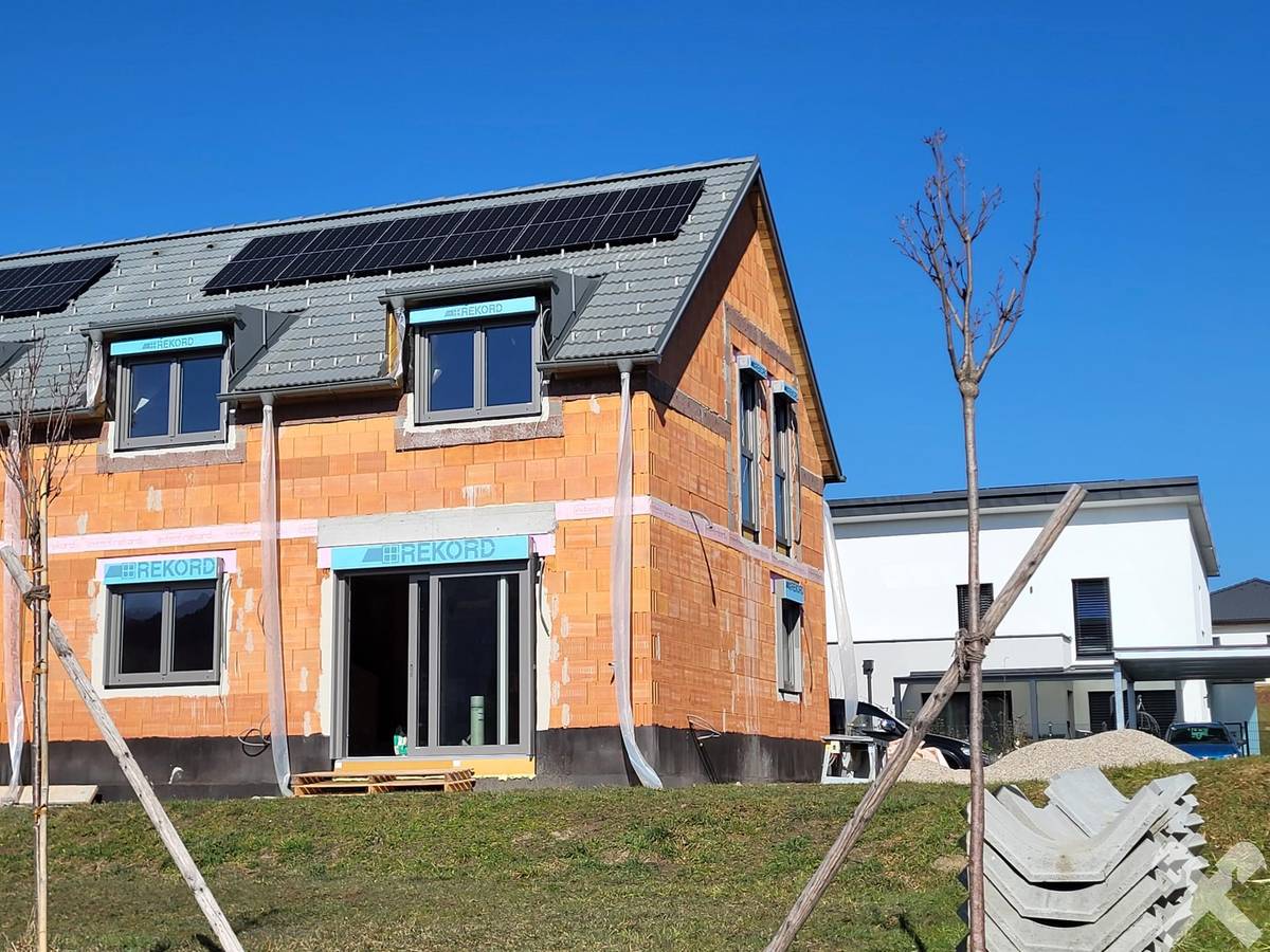 Neubau-Doppelhaushälfte in ruhiger und sonniger Lage von Pichling - Ansicht 3