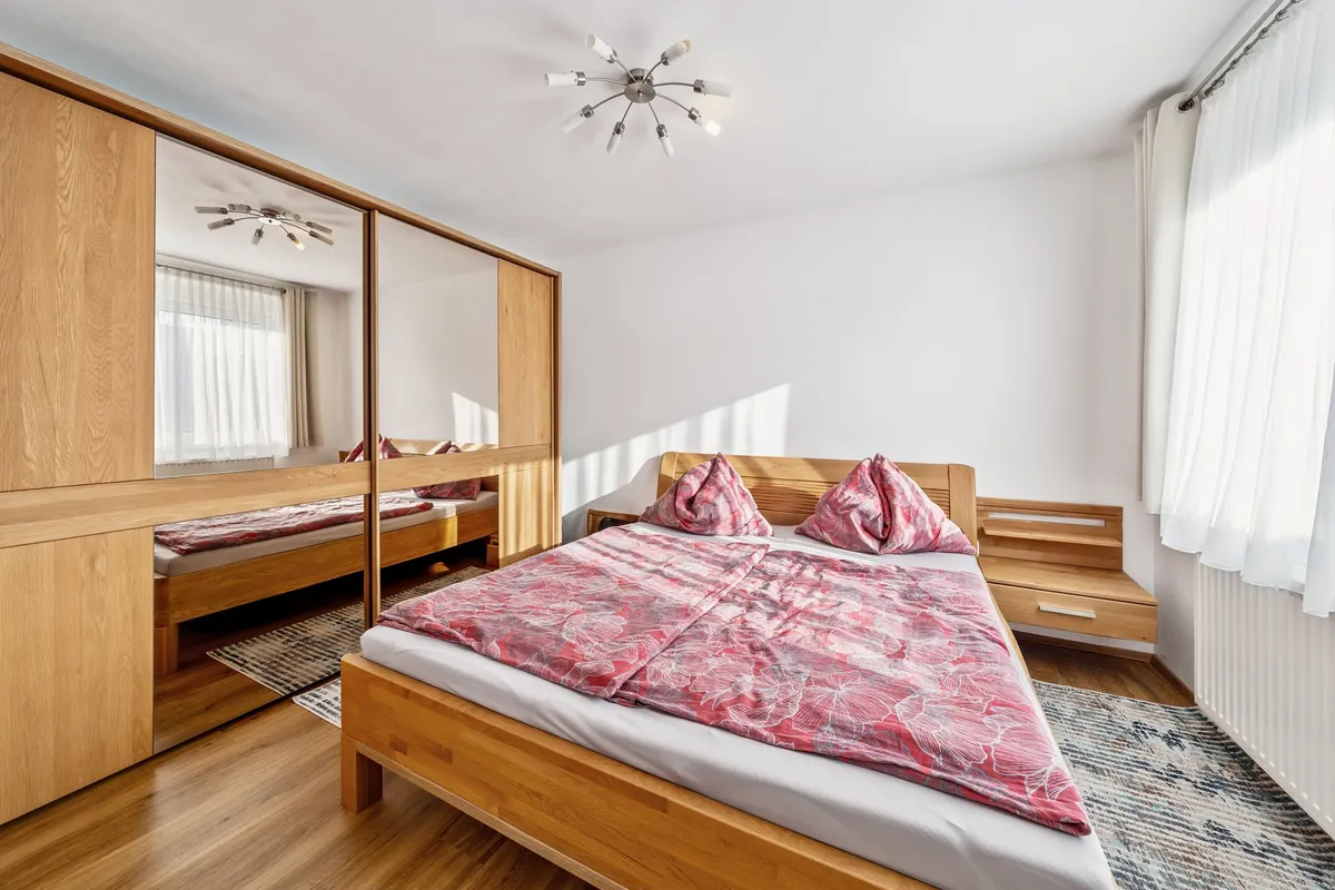 TOP GEPFLEGTER 3-ZIMMER-BUNGALOW MIT TERRASSE UND 2 STELLPLÄTZEN IN MATTIGHOFEN - Ansicht 2