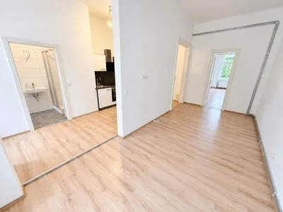 St. Leonhard - 158m2 - 8 Zimmer Wohnung - 2 Badezimmer - Balkon, photo 2