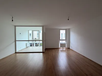 Geräumige 4-Zimmer-Wohnung im 5.OG. – Bild 2