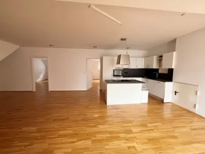 5-Zimmer-Wohnung mieten in Graz – 264 m², € 3.143 – Bild 4 von 17