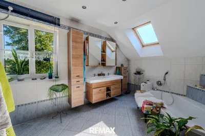 Haus kaufen in Vöcklabruck – 256 m², € 669.000 – Bild 8 von 26