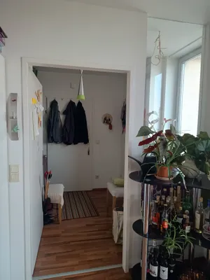 Schöne Dachgeschoßwohnung mit großem Balkon und schönem Ausblick. Vollmöbliert zum Wohlfühlen. – Bild 3