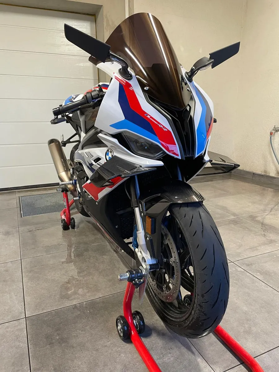 BMW M 1000 RR