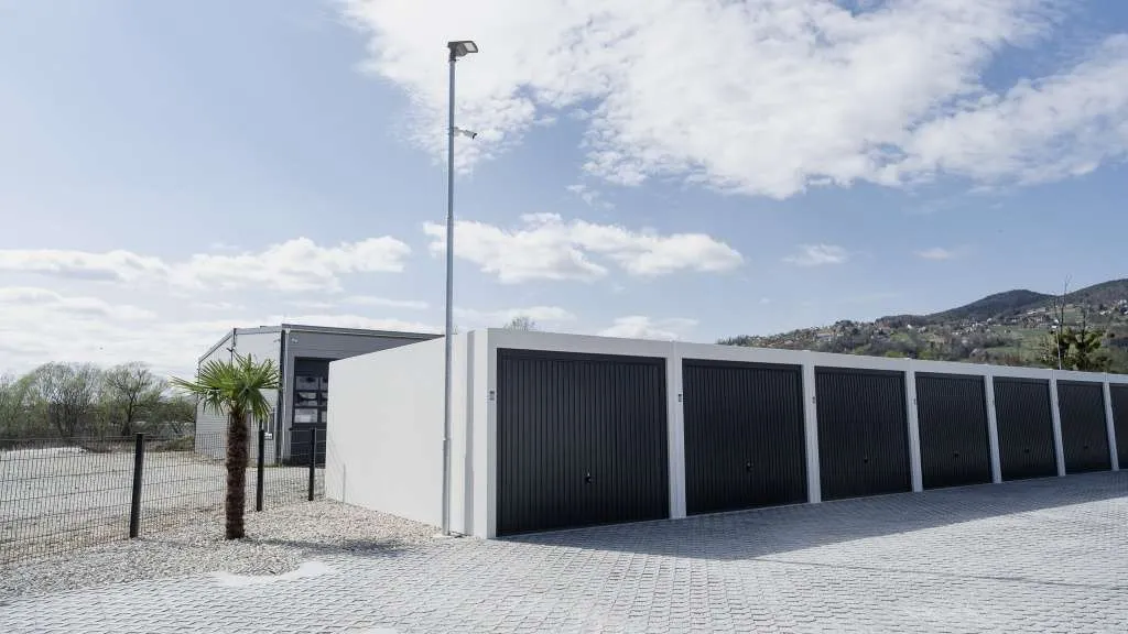 Mietgaragen & Storage - 18 m² | SOFORT VERFÜGBAR | Jetzt Platz sichern - Ansicht 2