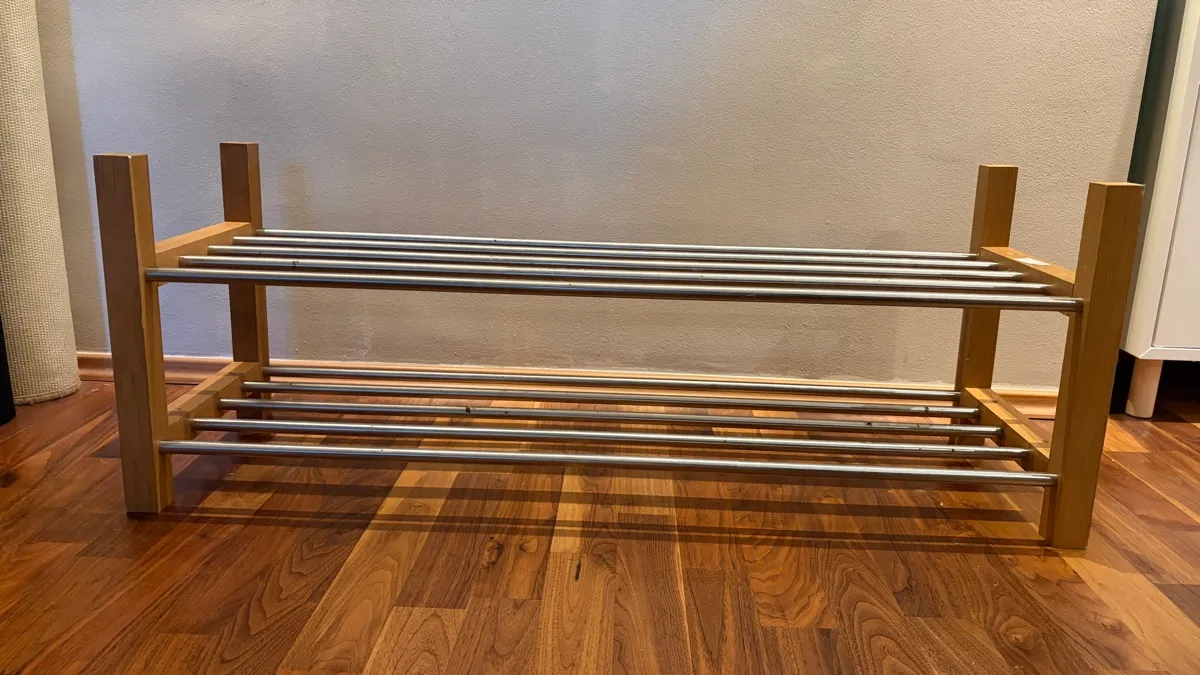 IKEA TJUSIG Schuhregal - Holz/ Metall, € 10,- (1190 Wien)