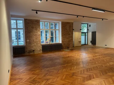 Gewerbeimmobilie mieten in Wien – 101 m², € 1.990