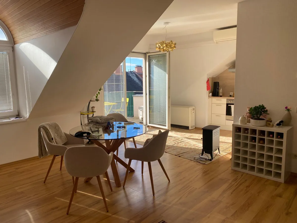 von Privat, gepflegte und sehr ruhige 2 Zimmer Wohnung am Schillerpark mit unverbauter Aussicht im Herz Jesu Viertel - Ansicht 3