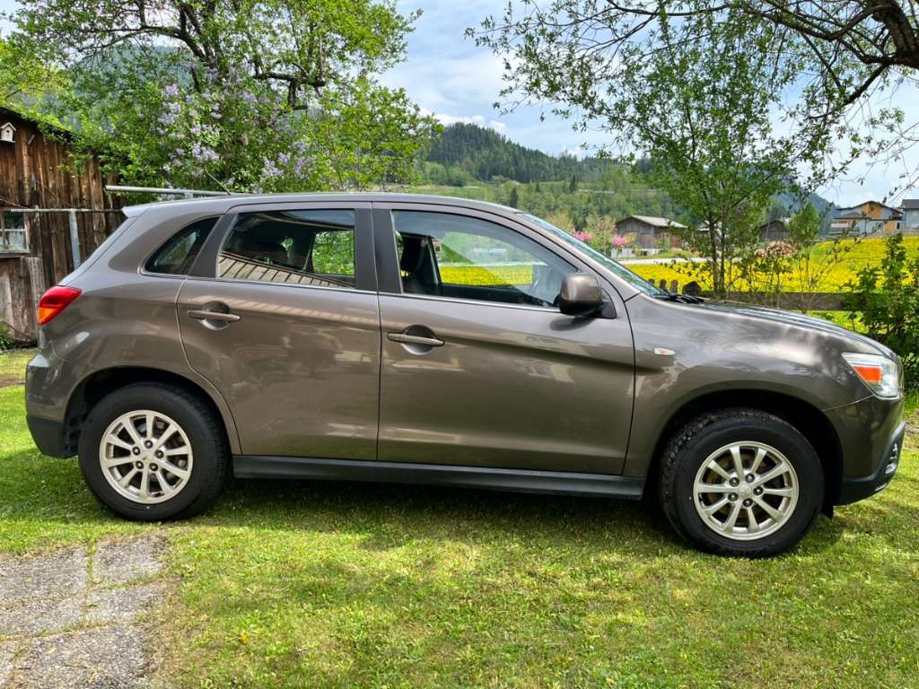 Mitsubishi ASX 1,8 DI-D LP 4WD Invite SUV / Geländewagen