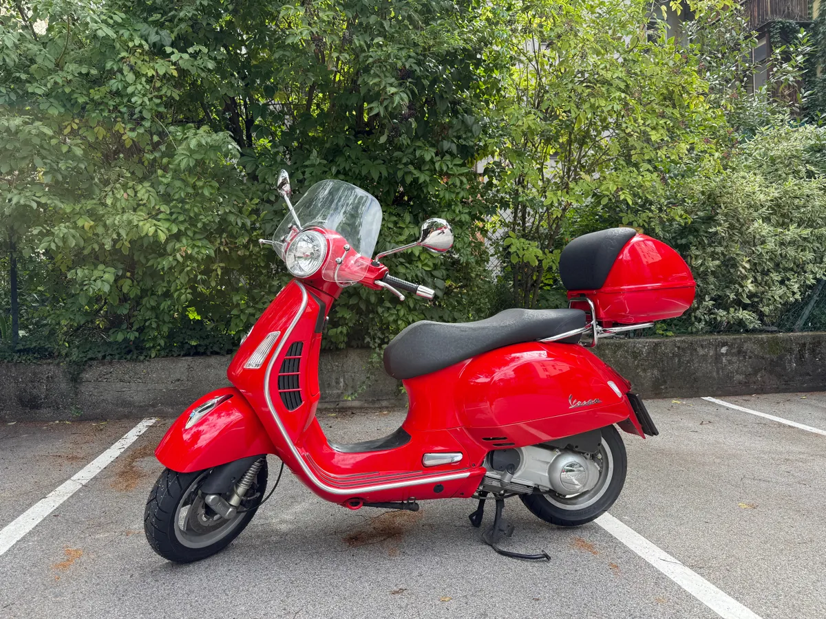 Vespa GTS