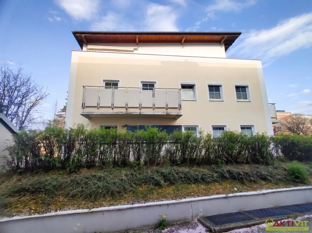 Solide Immobilienanlage in Vöcklabruck: Vermietete Wohnung mit Lift, Balkon und Tiefgarage - Ansicht 2