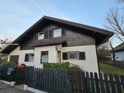6-Zimmer-Haus mieten in Baden – 164 m², € 1.800 – Bild 1 von 24