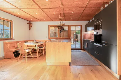 6-Zimmer-Haus kaufen in Kitzbühel – 410 m², € 1.490.000 – Bild 8 von 17