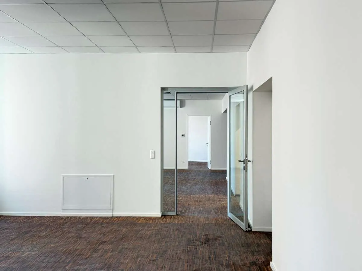 Erstbezug - generalsaniertes Altbaubüro mit perfekter Infrastruktur - Widok 3