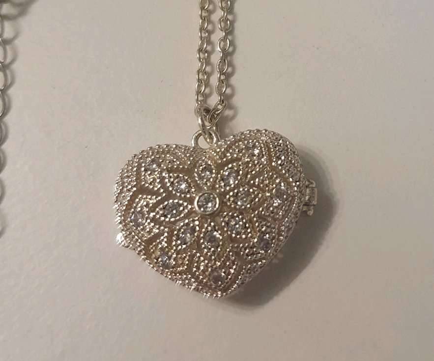Herz Medaillon - Für 4 Fotos - Weißgold 585 - Poliert - 839,99 EUR