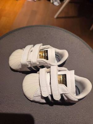 Adidas Krabbelschuhe kaufen - willhaben