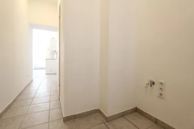 SCHÖNE-2-ZIMMER-ERDGESCHOSS-WOHNUNG-IM-15.BEZIRK!
