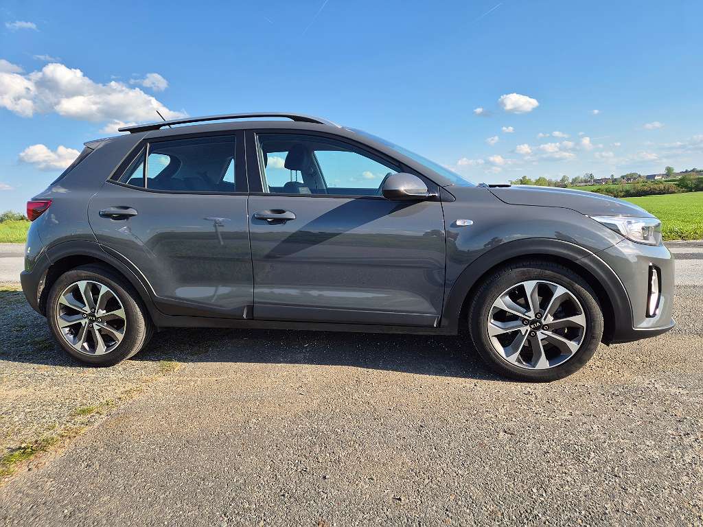 KIA Stonic 1,0 TGDI GPF ISG Silber Limited SUV / Geländewagen