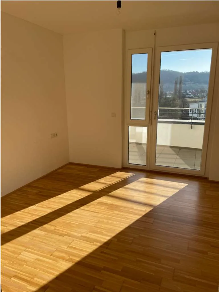 GREENCITY - IHR WOHNTRAUM - MIT LIFT, GROSSEM BALKON UND TIEFGARAGE - MIT KRAFT- U SCHUKO KOMBISTECKDOSE - Radharc 2