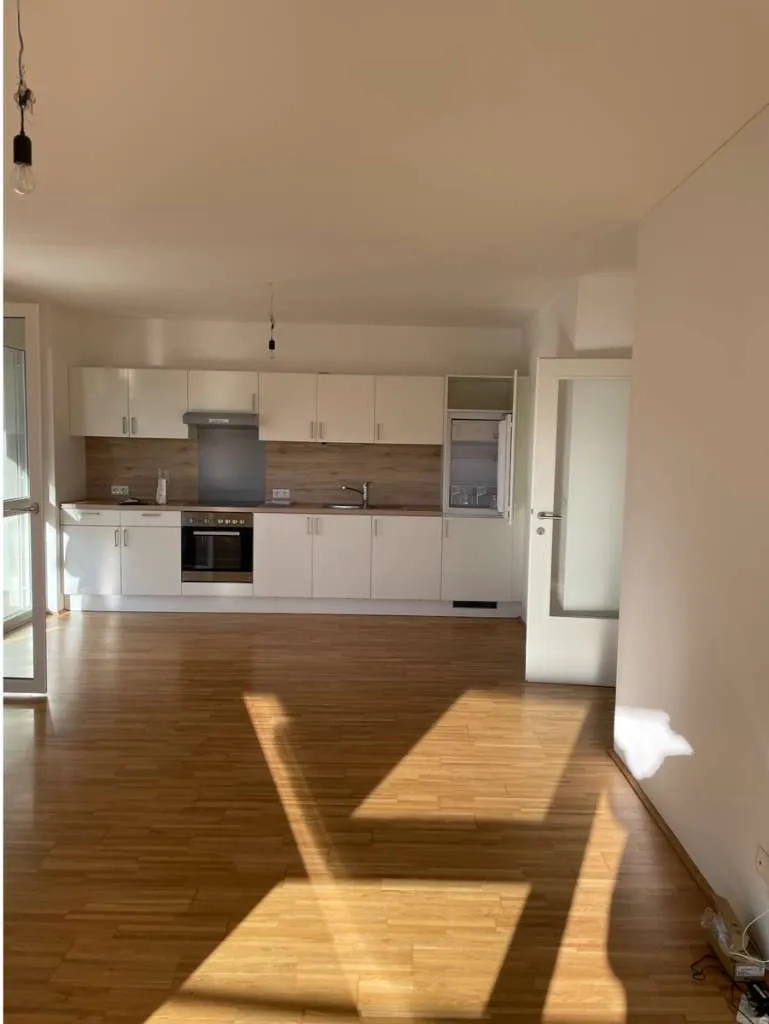 GREENCITY - IHR WOHNTRAUM - MIT LIFT, GROSSEM BALKON UND TIEFGARAGE - MIT KRAFT- U SCHUKO KOMBISTECKDOSE - Radharc 3