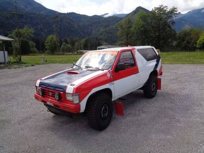 Nissan Terrano 4x4 TD Rally Dakar Fahrzeug Neu