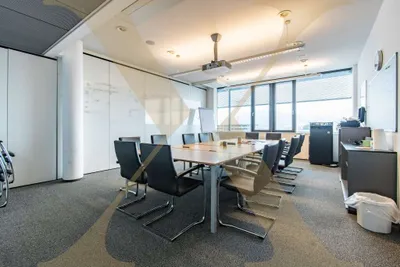 Gewerbeimmobilie mieten in Linz – 1 100 m², € 20.625