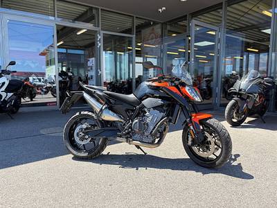 KTM 890 Duke