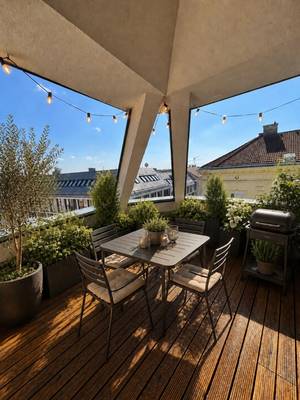Helle, großzügige Dachgeschoss-Maisonette mit Terrasse, Lift und Klimaanlage im 18. Bezirk
