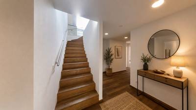 Helle, großzügige Dachgeschoss-Maisonette mit Terrasse, Lift und Klimaanlage im 18. Bezirk – Bild 2