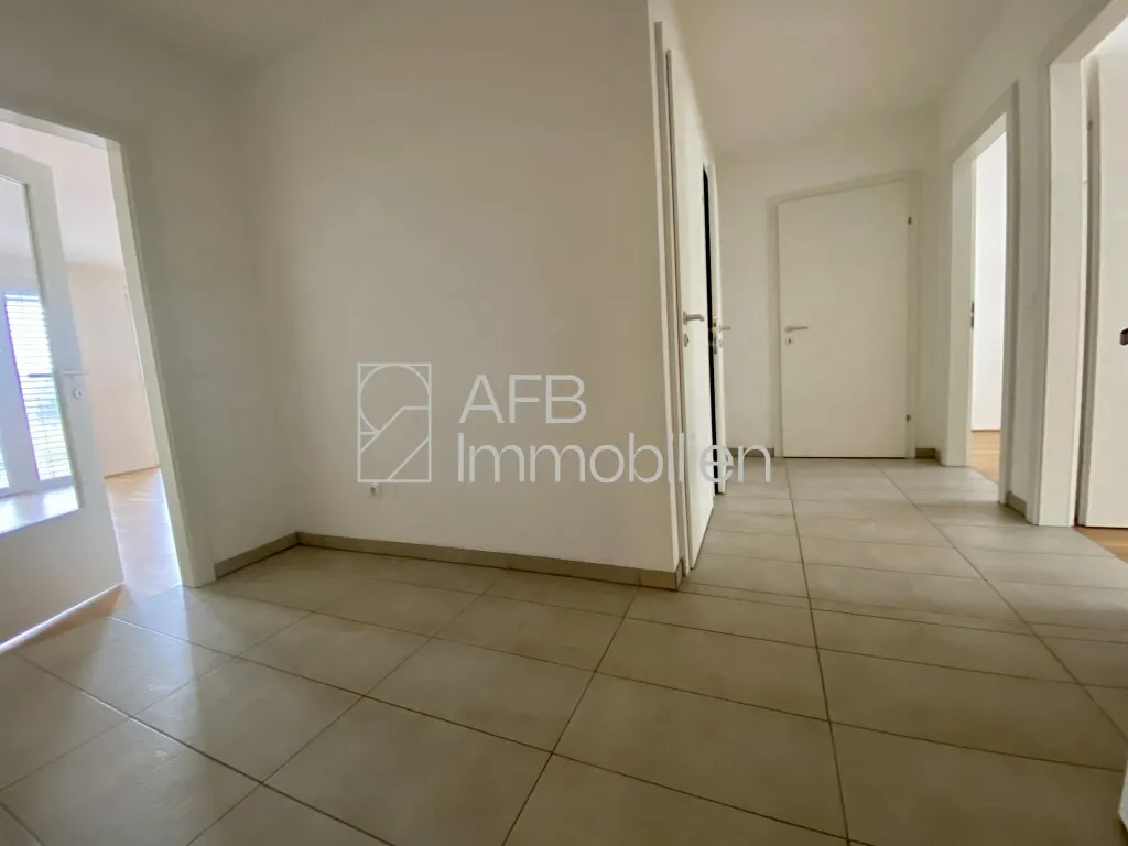 2 Monate mietfrei - 3 Zimmer Genossenschaftswohnung mit großer Loggia - Widok 2