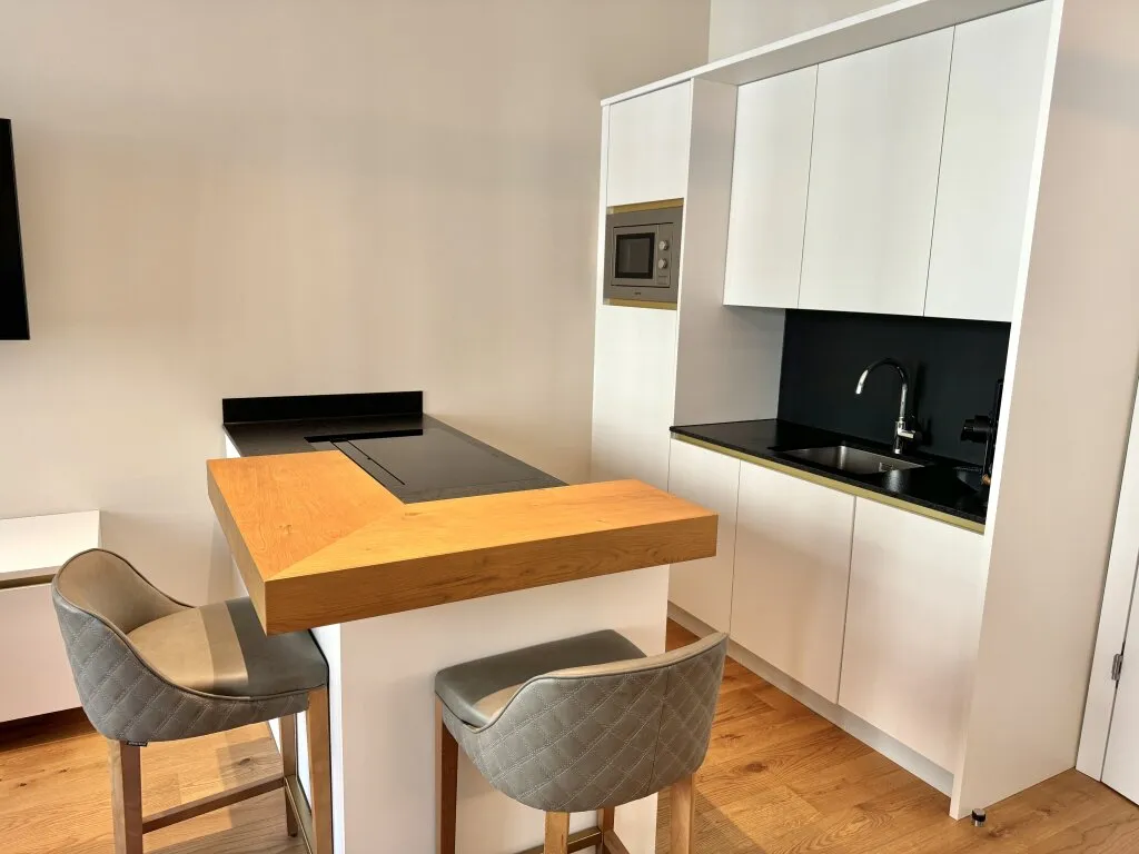 STYLISCH & MODERN - Wohnung mit Balkon od. Terrasse neben U3 – pohled 2