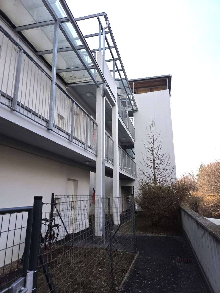 Modern Wohnen im Grünen - Eigentumswohnung in fast neuem Haus - Ansicht 3