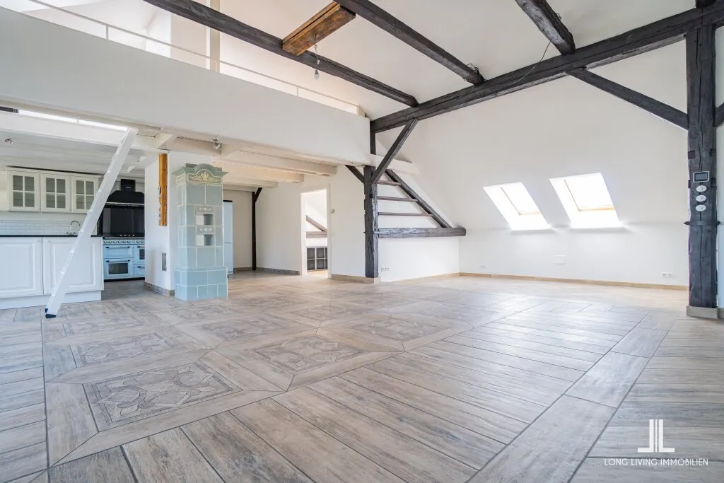 Traumhafte Altbau-Dachgeschosswohnung mit Galerie & Innenhof-Terrasse im Herz-Jesu-Viertel - Widok 3