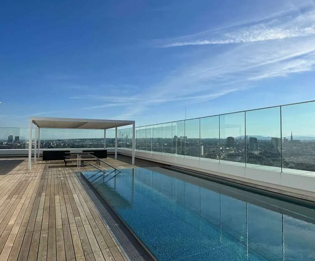 Premium Apartment in Vienna 1020 - Furnished, Rooftop Pool, Gym & Sauna in Vienna 1020 near UNO City / IAEA - Widok 2