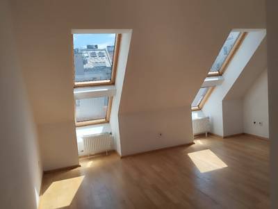 Helle DG-Wohnung
