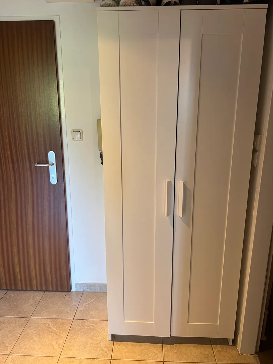 IKEA BRIMNES Kleiderschrank 2-türig - weiß, 78x50x190 cm, € 70,- (5020 Salzburg)
