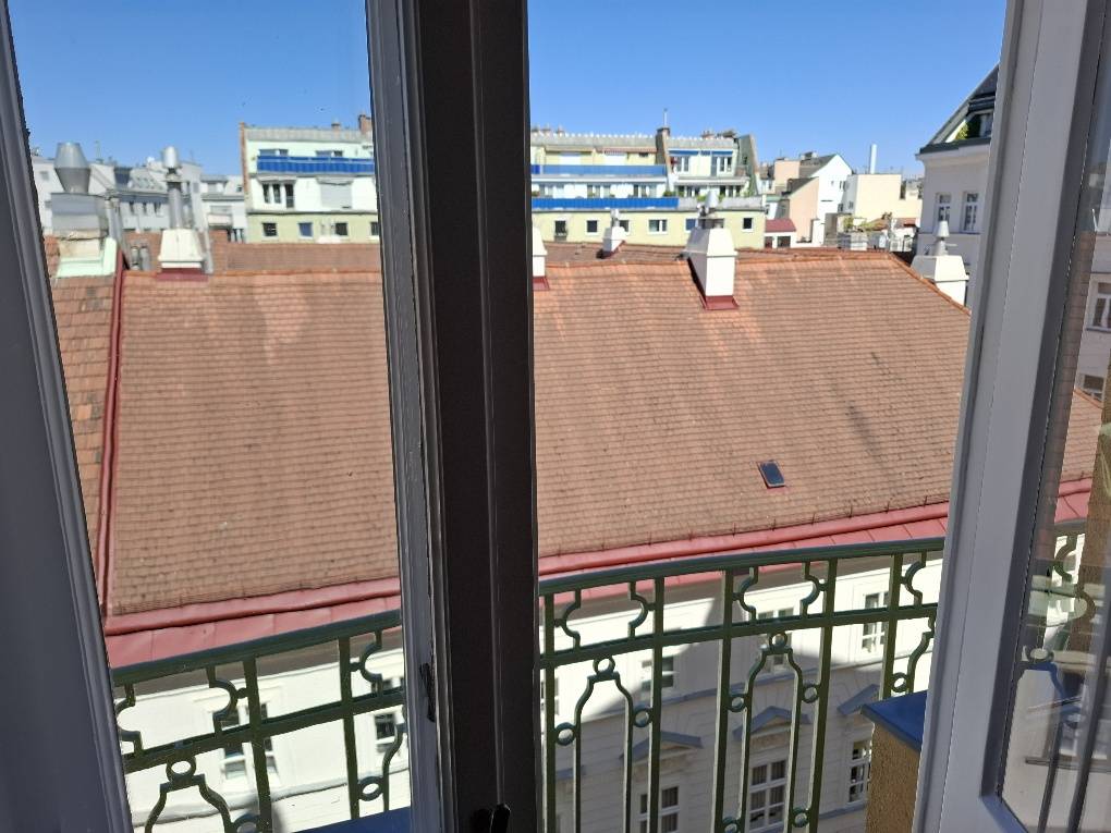 komplett neu renovierte Luxus-Altbauwohnung, Erstbezug, Ruhelage nahe Neubaugasse / Mariahilferstraße - Ansicht 2
