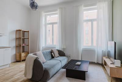 Blueground ID420, Landstraße