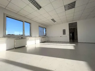 Gewerbeimmobilie mieten in Wels – 150 m², € 1.500 – Bild 6 von 12