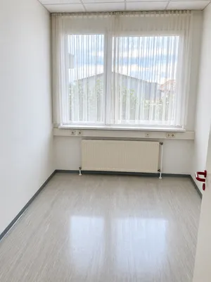 Gewerbeimmobilie mieten in Wels – 150 m², € 1.500 – Bild 8 von 12