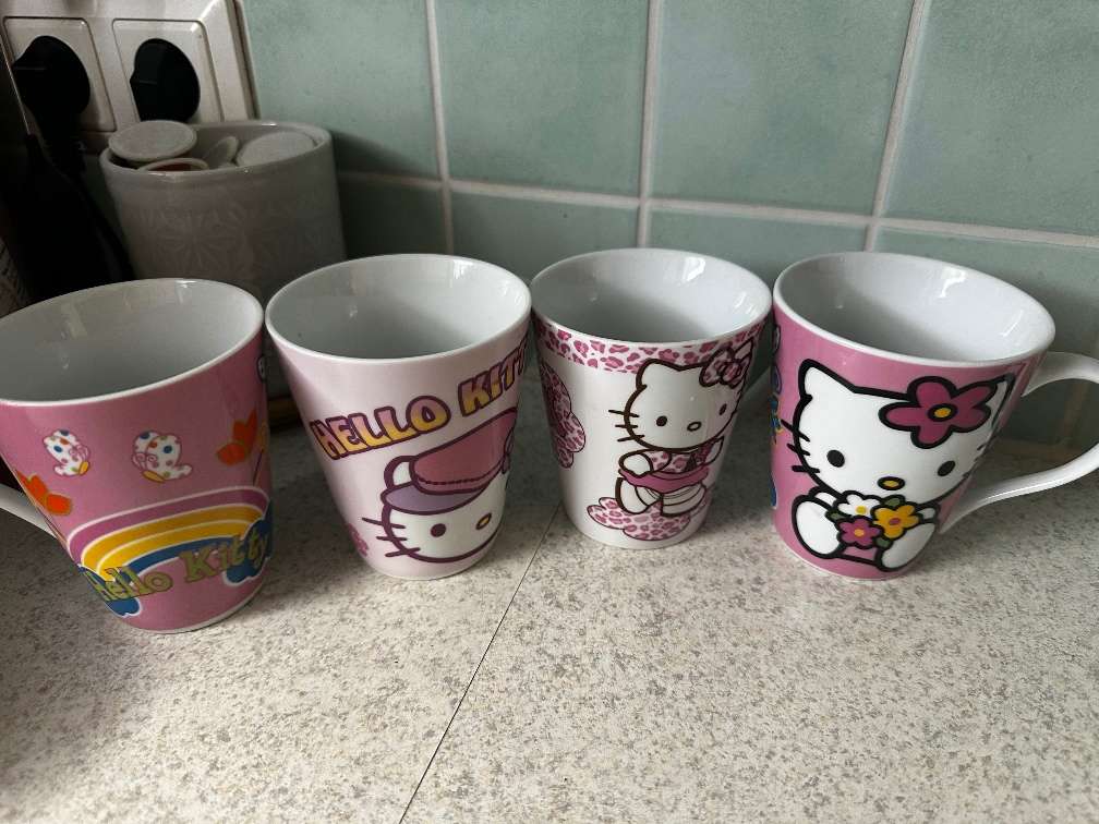 (verkauft) Hello Kitty Tassen