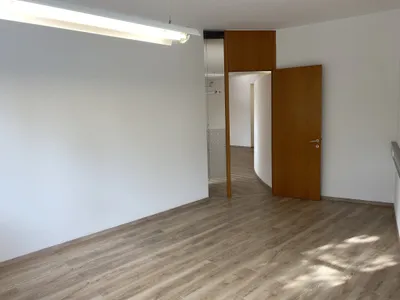 6-Zimmer-Gewerbeimmobilie mieten in Linz – 136 m², € 2.181 – Bild 10 von 15