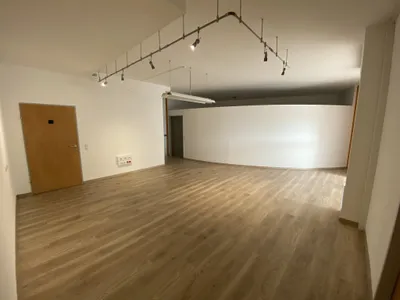 6-Zimmer-Gewerbeimmobilie mieten in Linz – 136 m², € 2.181 – Bild 14 von 15