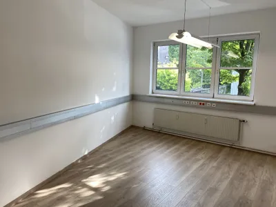 6-Zimmer-Gewerbeimmobilie mieten in Linz – 136 m², € 2.181 – Bild 8 von 15