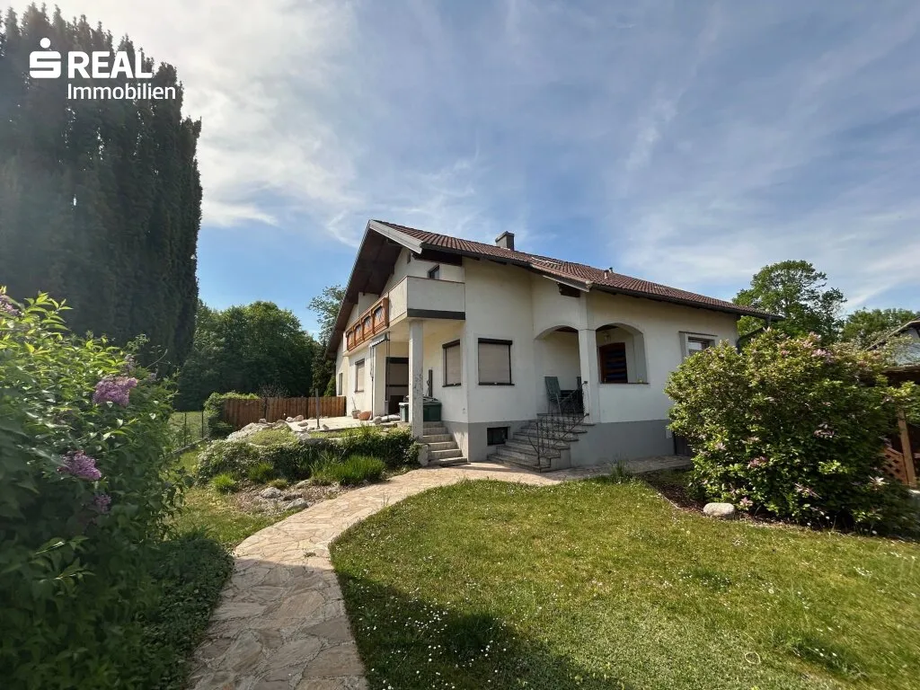 Großzügiges Wohnhaus mit zwei Wohneinheiten - Ansicht 2